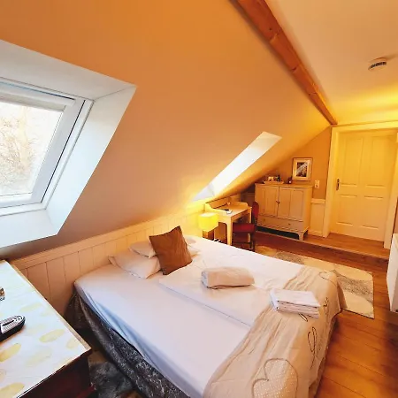 Bed & Breakfast Gewerkenschloessl Zeilinger 4*